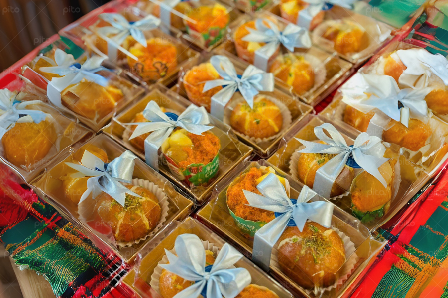 Box Bánh Mì Bơ Tỏi + Bông Lan Trứng Muối Chà Bông