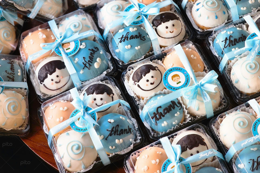 Teabreak Box 4 Bánh Su Tạo Hình Theo Yêu Cầu 4