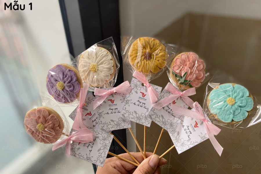 Gift Box Cookie Hình Hoa Kèm Thông Điệp