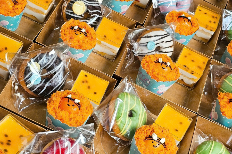 Box Bánh Bông Lan Trứng Muối Donut Và Cheesecake Chanh Dây
