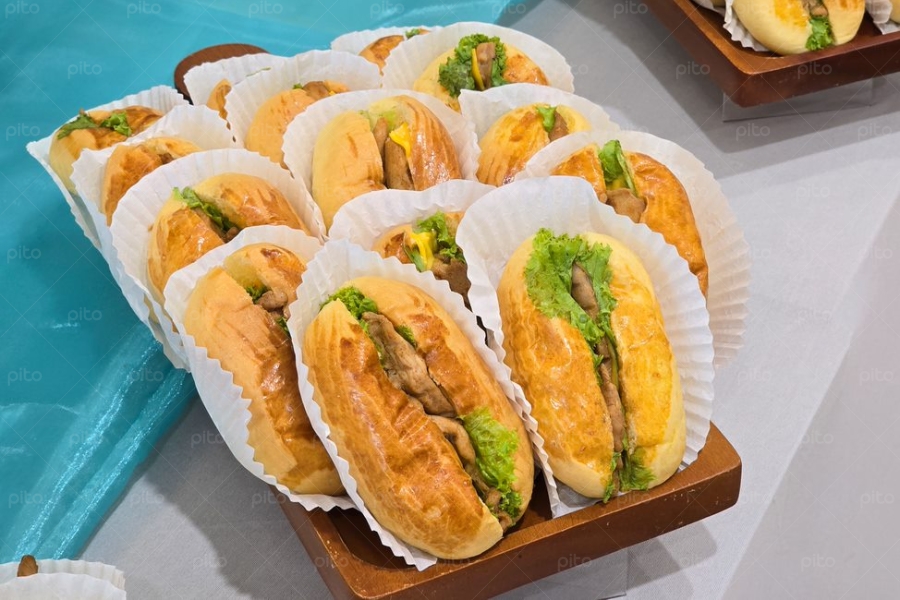 Tiệc Tea Break Bánh Và Trái Cây Tươi Mát 4